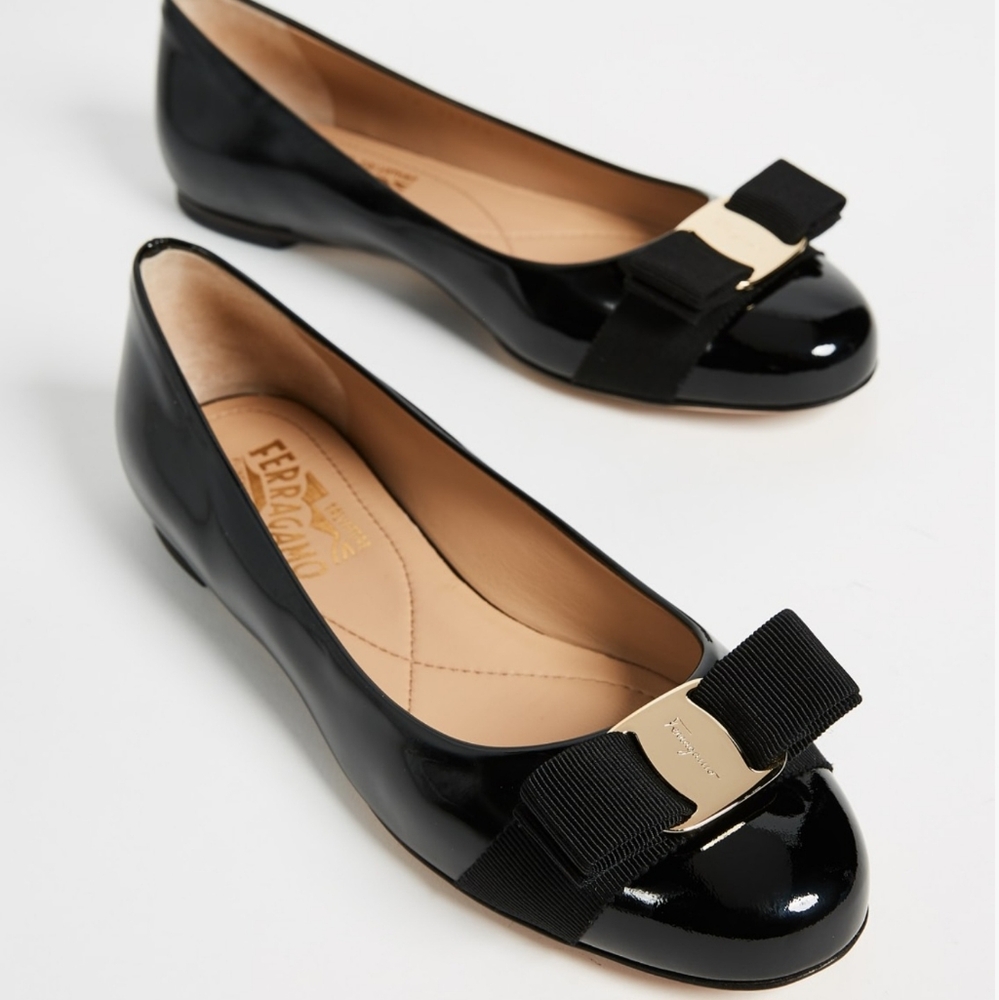 GIFTABLE Black Patent Ferragamo Varina Ballet Flat GHW sz 37.5 B